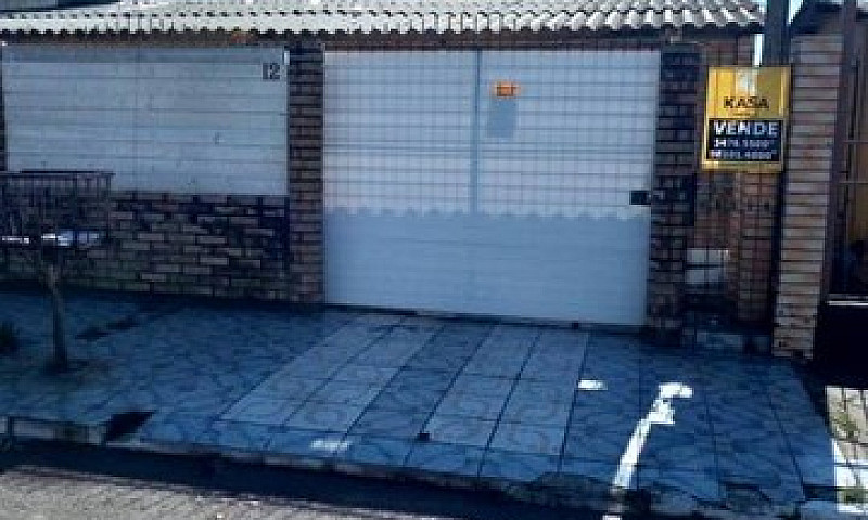Canoas - Casa Padrão...