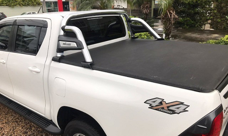 Hilux Cd Srv 2018 4X...