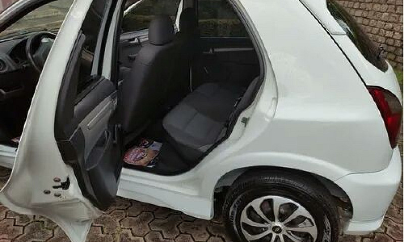 Celta Chevrolet Comp...
