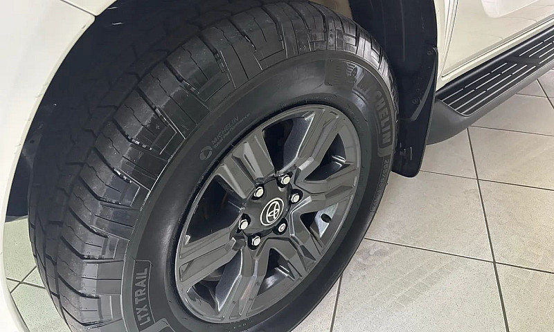 Toyota Hilux Cd Sr 4...