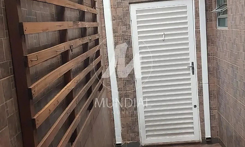 Casa (Térrea Na Rua)...