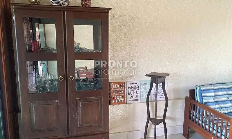 Casa De Condomínio P...