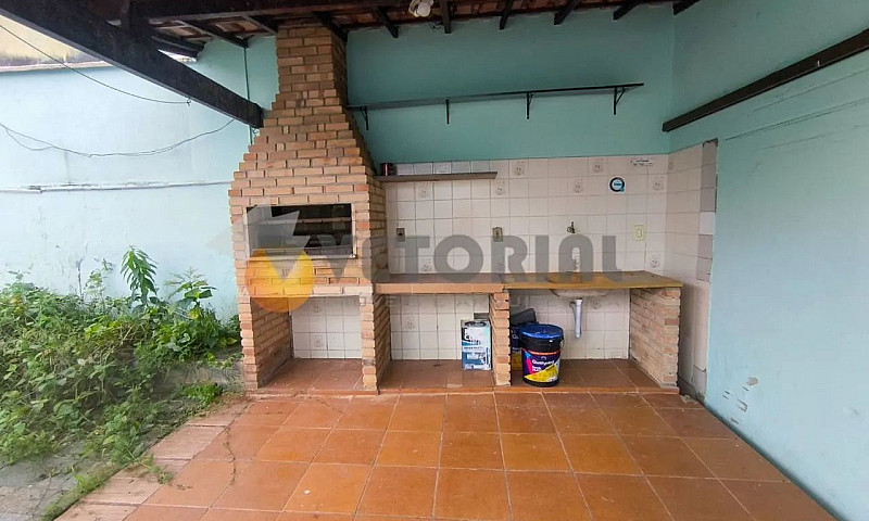 Casa Com 02 Dormitór...