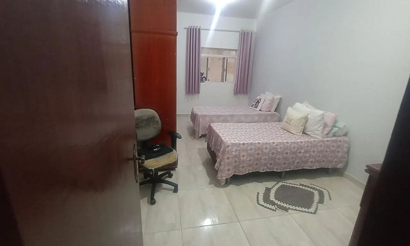 Vende-Se Casa Em Ven...
