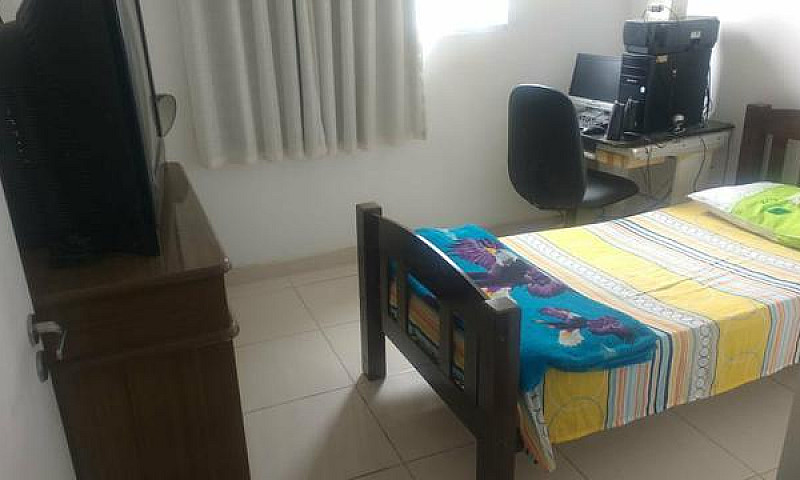 Aluga Se Um Quarto...