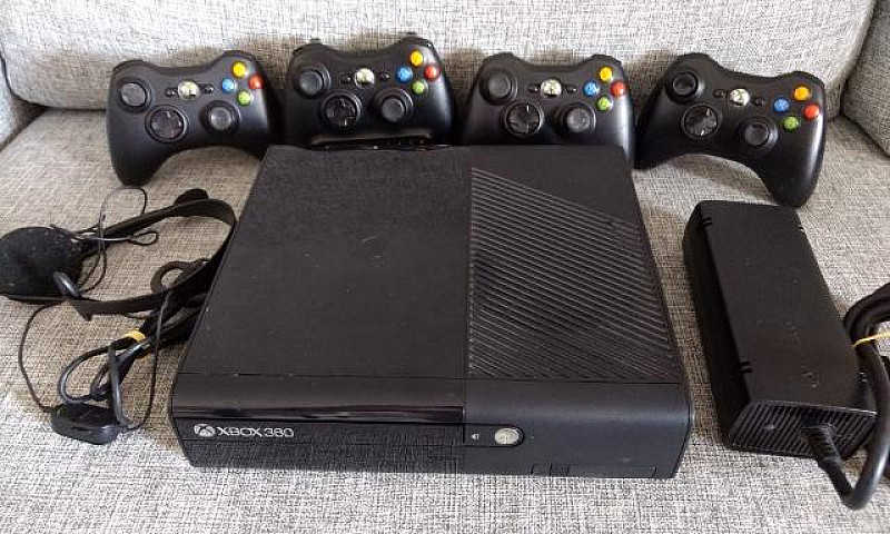Xbox 360 (250G) + 2 ...