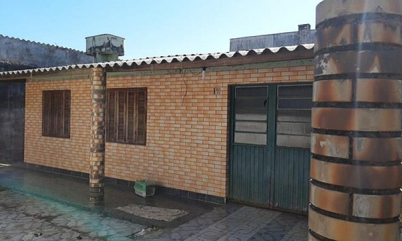 Canoas - Casa Padrão...