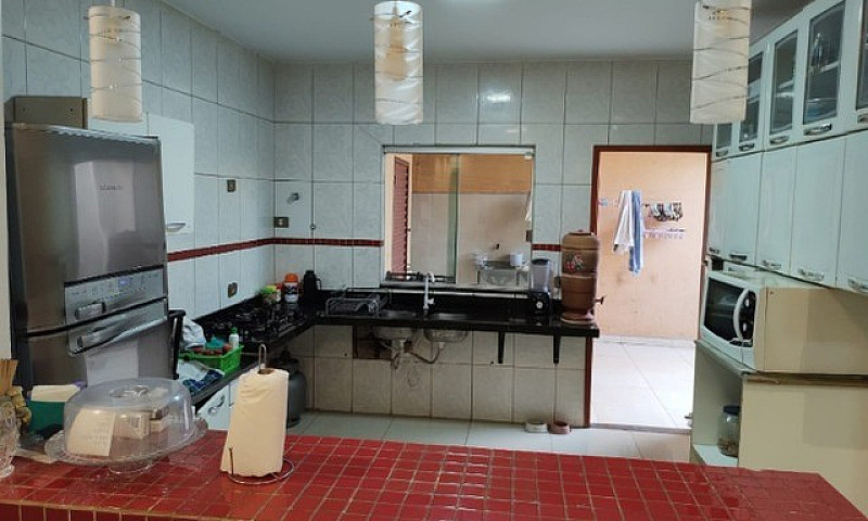 Sobrado À Venda...