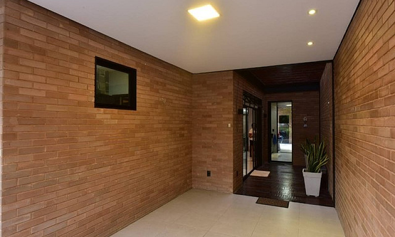 Casa De Condomínio P...