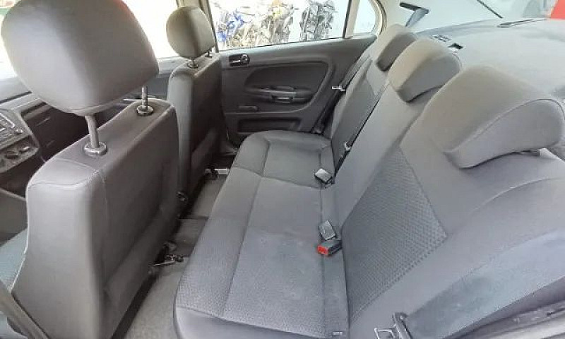Volkswagen Voyage 1....