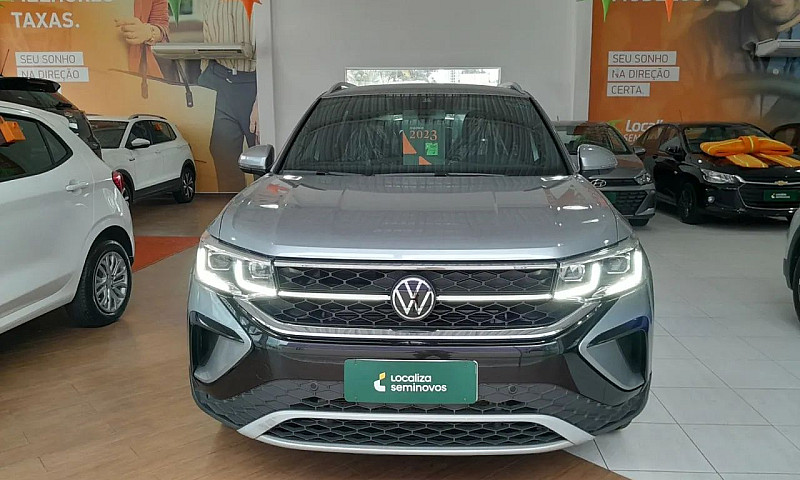 Volkswagen Taos 2023...