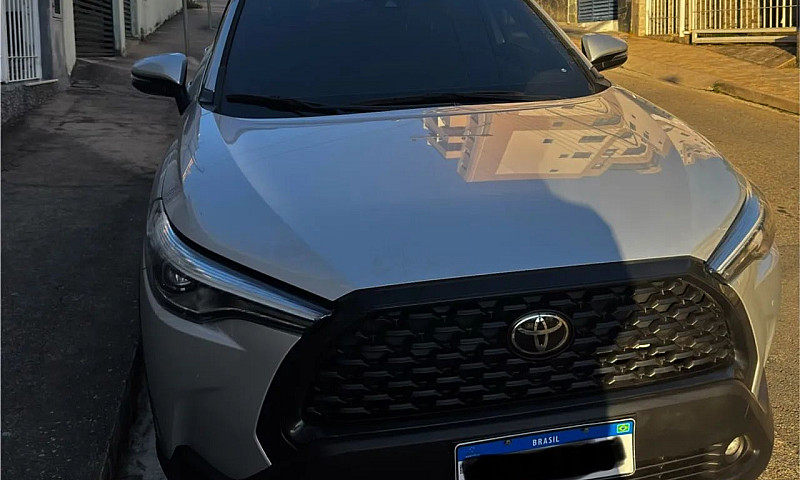 Toyota Corolla Cross...