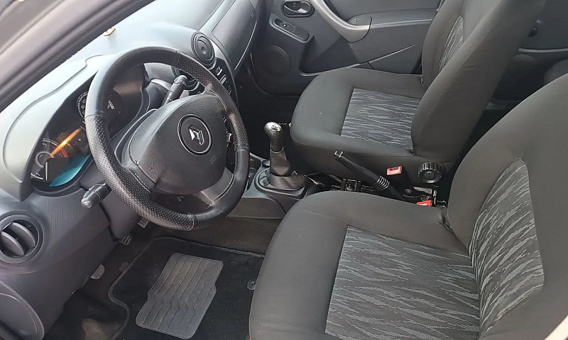 Renault Sandero Auth...