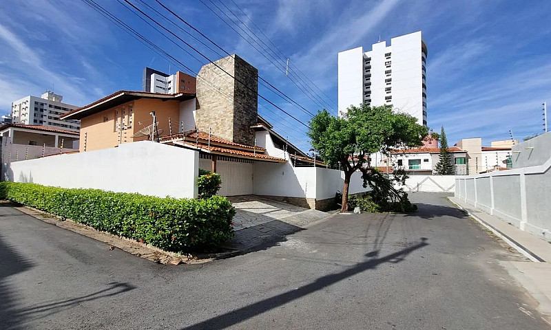 Mansão No Melhor Lug...