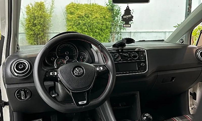 Volkswagen Up! Conne...
