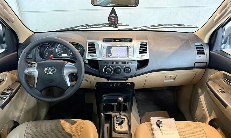 Toyota Hilux Sw4 2.7...