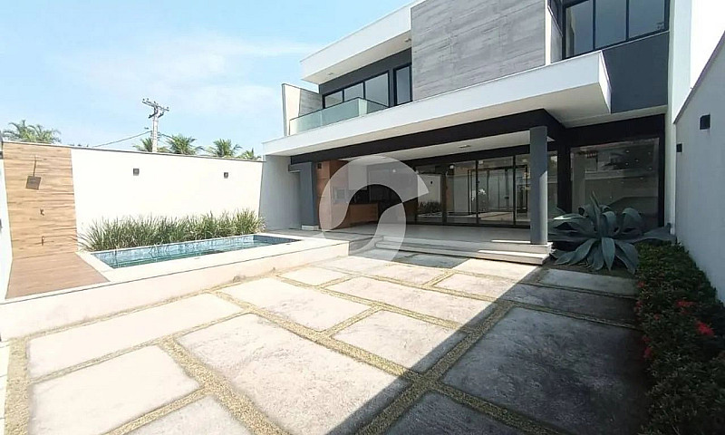 Casa Com 3 Dormitóri...