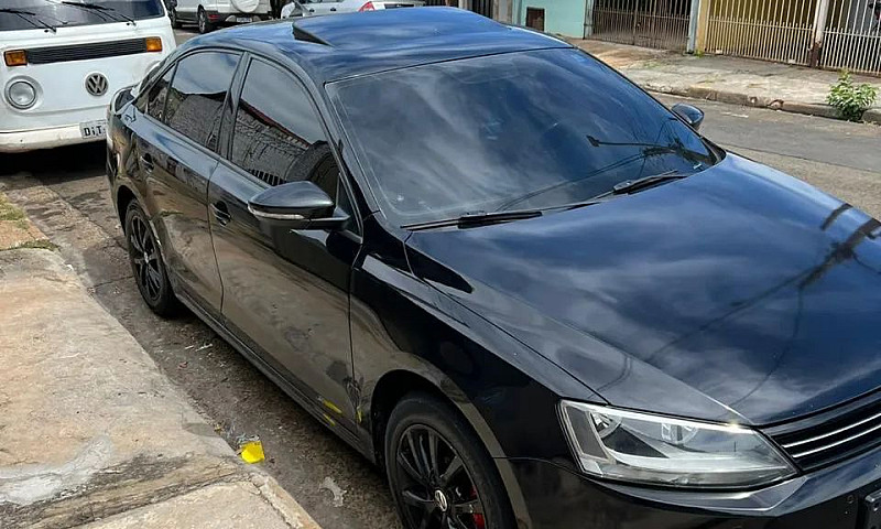 Volkswagen Jetta Com...