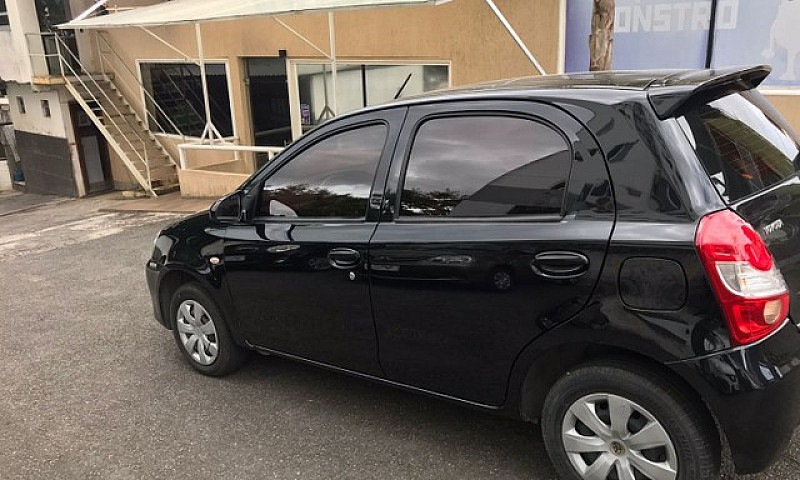 Etios Hatch X 1.3 Ún...
