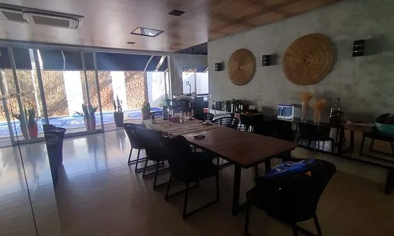 Casa De Condomínio P...