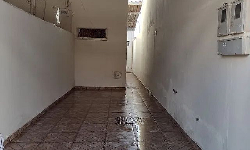 Aluga-Se Uma Casa De...