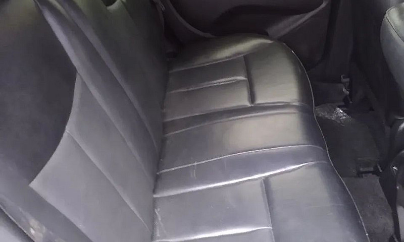 Nissan Livina Sl 1.8...