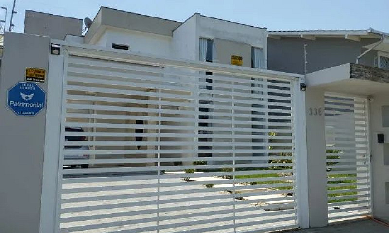 Casa De Luxo Com Pis...
