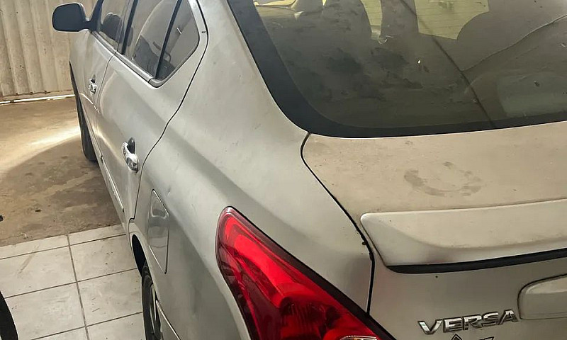 Nissan Versa Sl 1.6 ...
