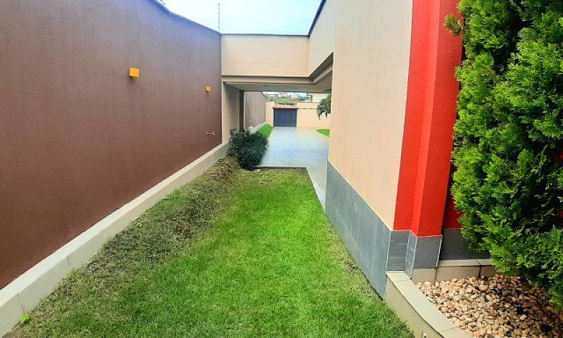 Casa De Conjunto Com...