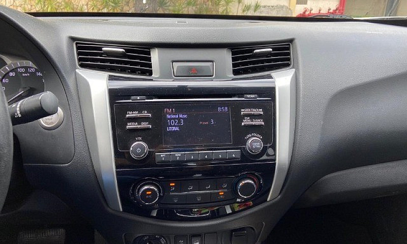 Nissan Frontier Se 2...