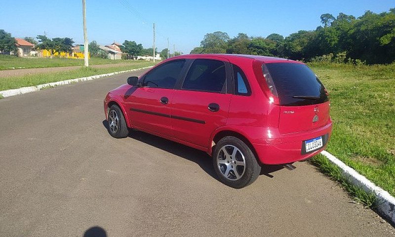 Corsa Hatch 2004...