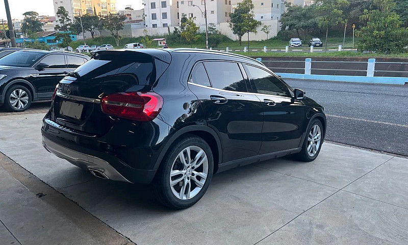 Mercedes Benz Gla 20...