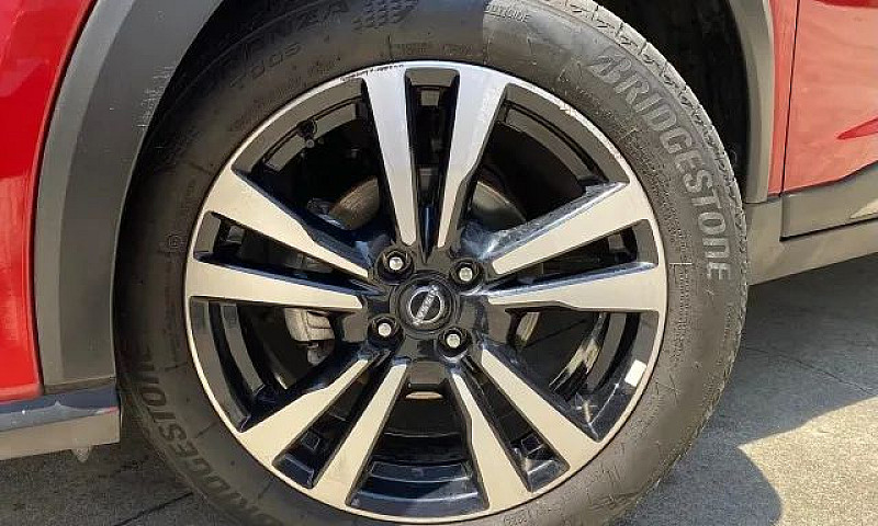 Nissan Kicks Exclusi...