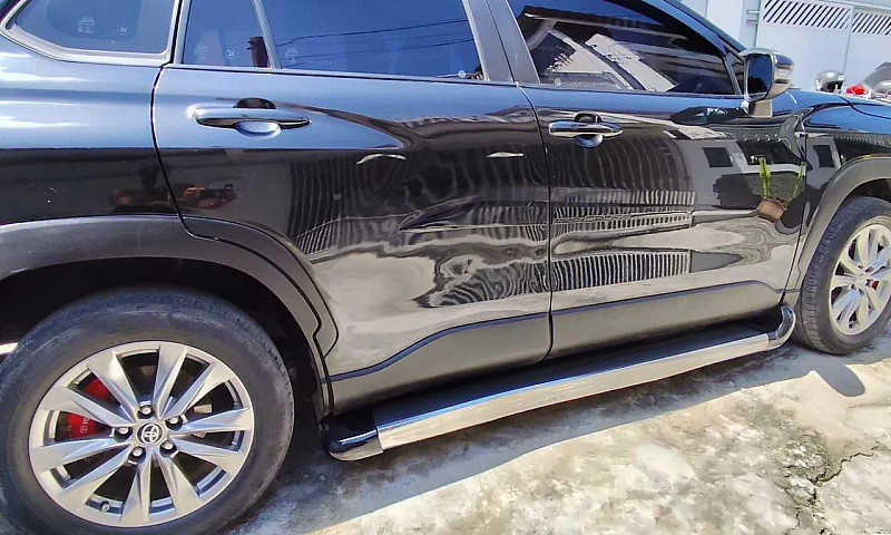 Toyota Corolla Cross...