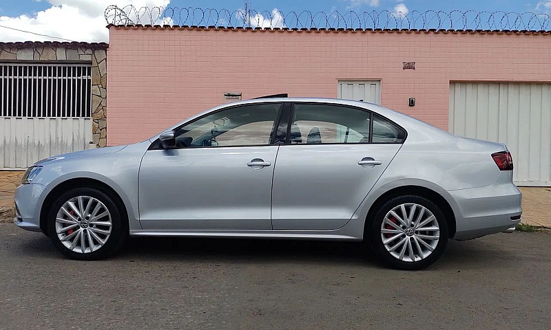 Volkswagen Jetta Com...