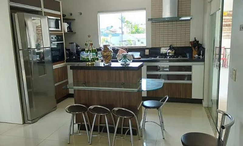 Casa De Luxo Com Pis...