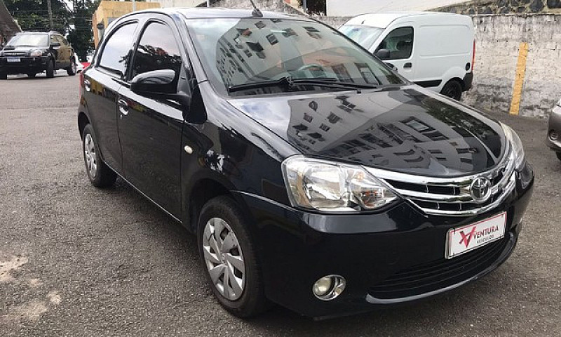 Etios Hatch X 1.3 Ún...