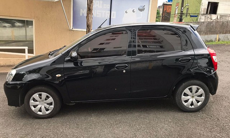 Etios Hatch X 1.3 Ún...