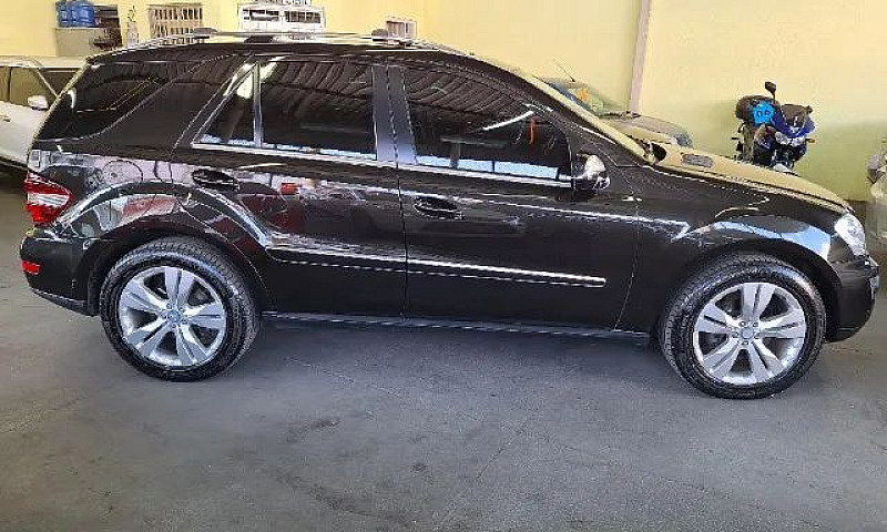 Mercedes-Benz Ml-350...