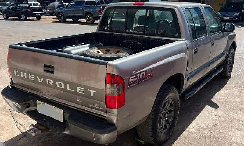 Chevrolet S10 Pick-U...