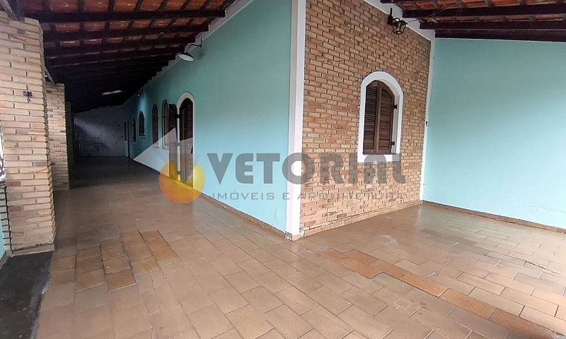 Casa Com 02 Dormitór...