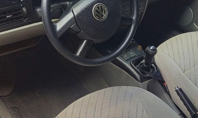 Volkswagen Santana 1...