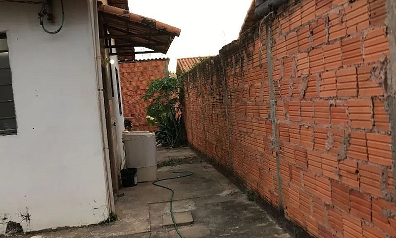 Vende-Se Casa Vitóri...