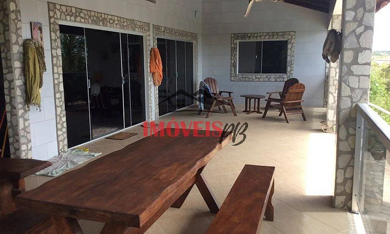 Casa Com 1,800M²A Ce...