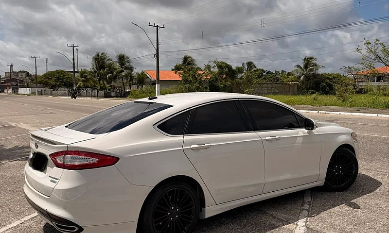 Ford Fusion Titanium...