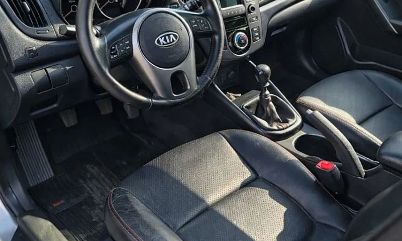 Kia Motors Cerato 1....