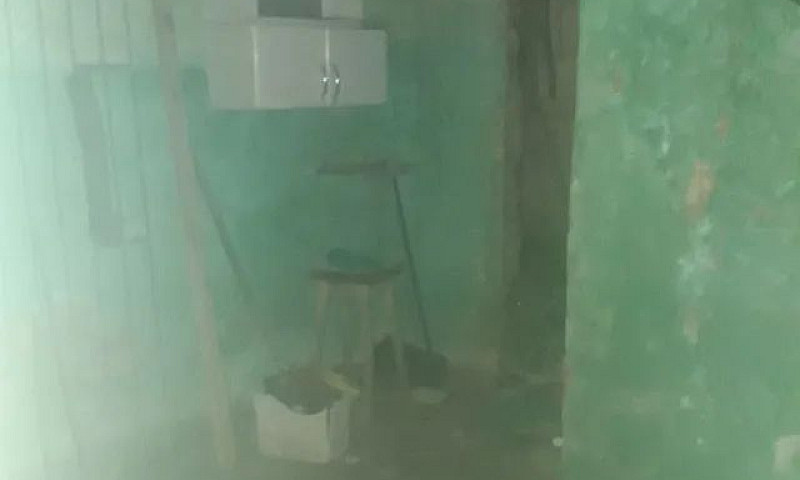 Aluga-Se Casa....