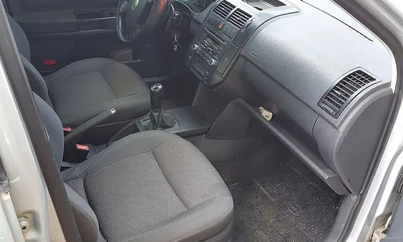 Vw Polo Sedan...
