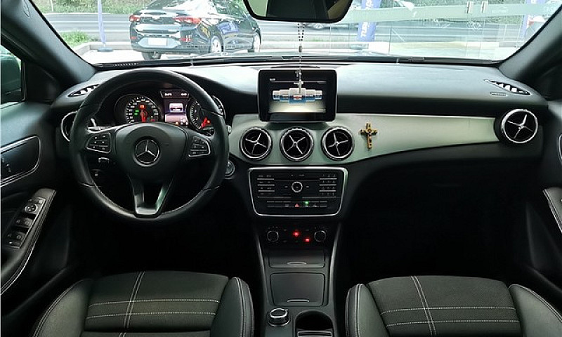 Mercedes-Benz Gla 20...