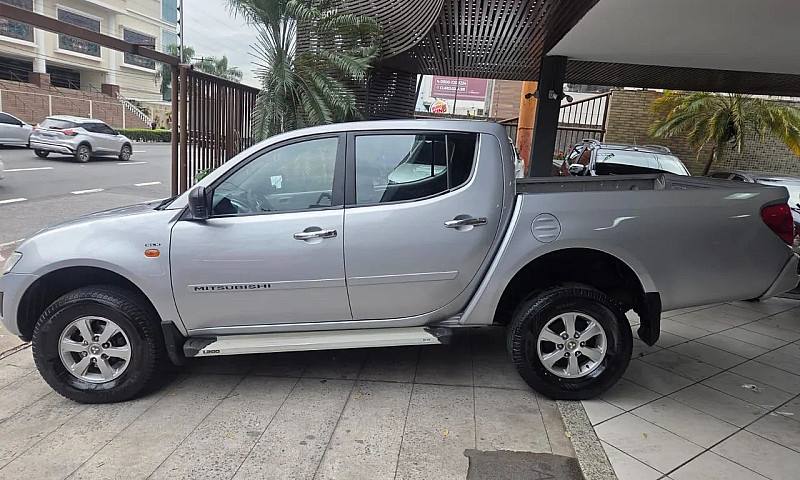 Mitsubishi L200 Trit...